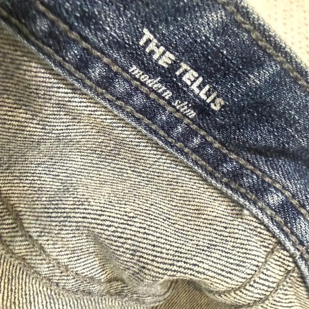 Adriano Goldschmied 32 The Tellis modern slim jean J 3284
